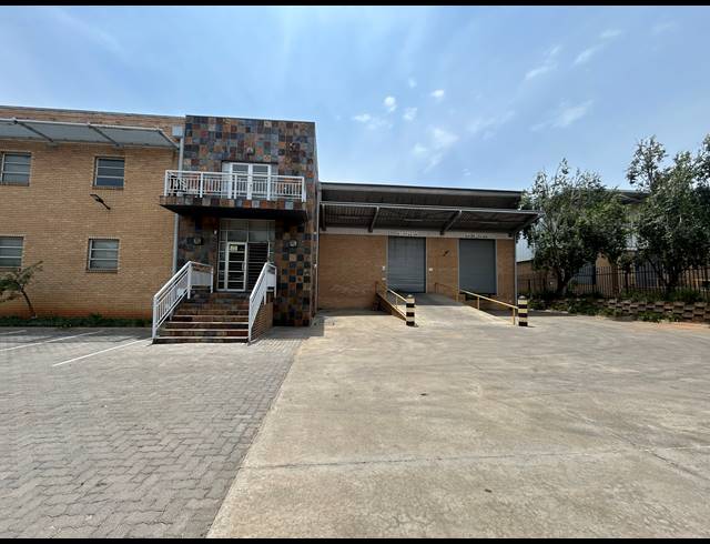 1,600M² WAREHOUSE TO LET IN SPARTAN